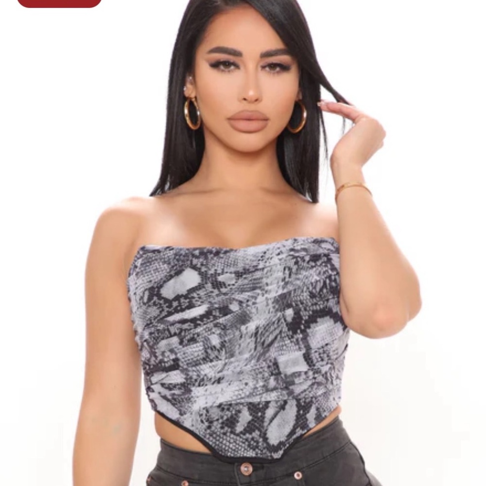 Fashion Novaโ Black & Gray Snake-Print Strapless zipup corset style top